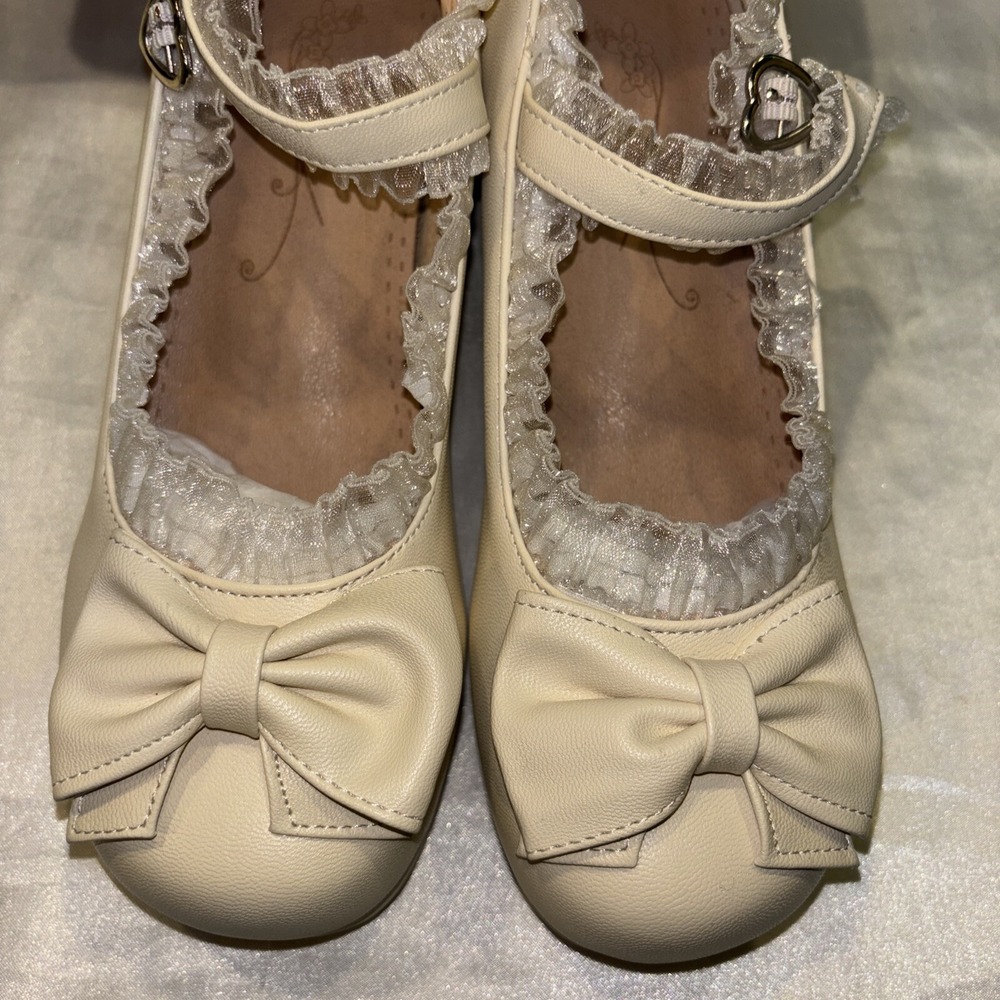 Womens 5.5 Cream Colored Jingpin Bowtie With Lace & Heart Ankle Strap Shoes NIB